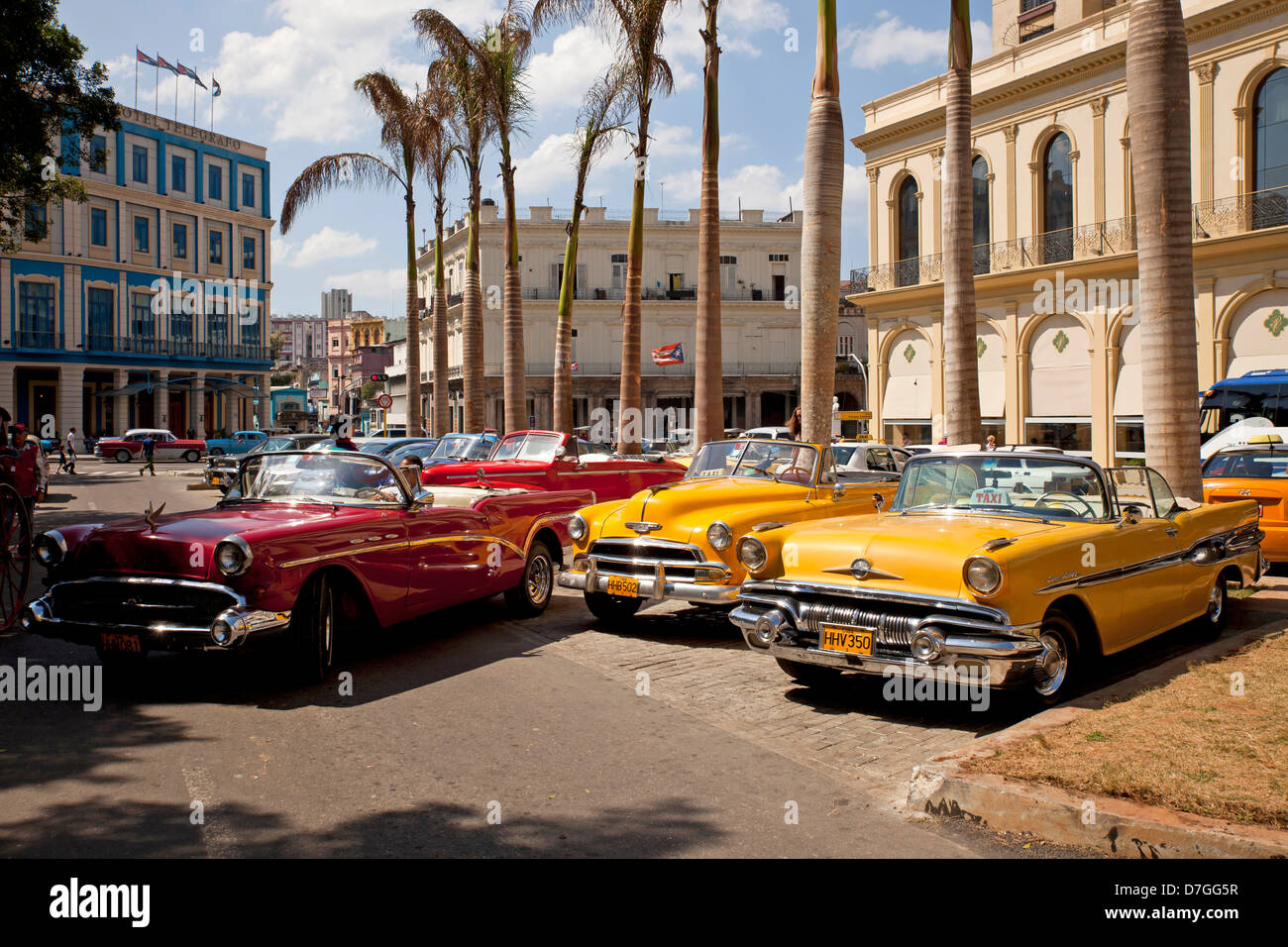 Ci vintage vetture da 50's nelle strade di La Habana, Cuba, Caraibi Foto Stock