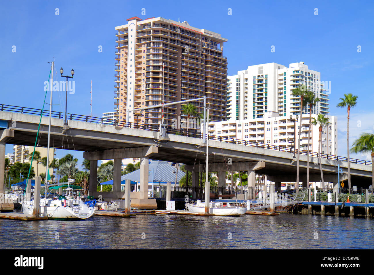 Florida ft. Fort Lauderdale, Intracoastal New River Water Sound, Jackson Tower Condos, grattacieli grattacieli edifici condominio co Foto Stock