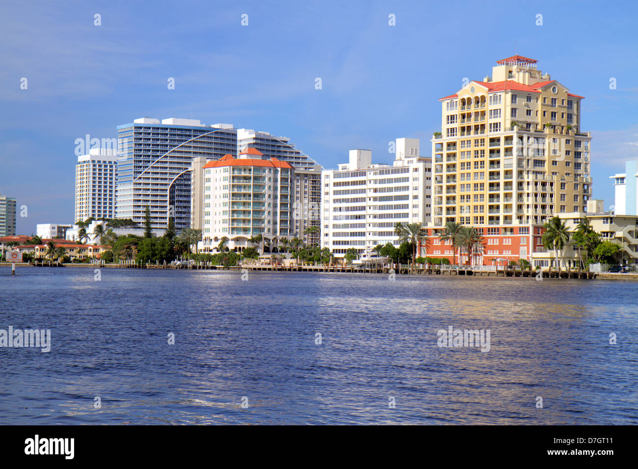 Florida ft. Fort Lauderdale, Intracoastal New River Water Sound, acqua, Alhambra Place, grattacielo alto grattacieli costruire edifici condominio co Foto Stock