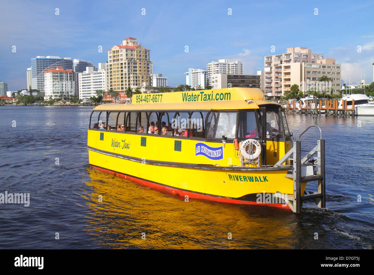 Ft. Fort Lauderdale Florida, Intracoastal New River Sound, acqua, Alhambra Place, grattacielo alto grattacieli costruire edifici condominio residenti Foto Stock