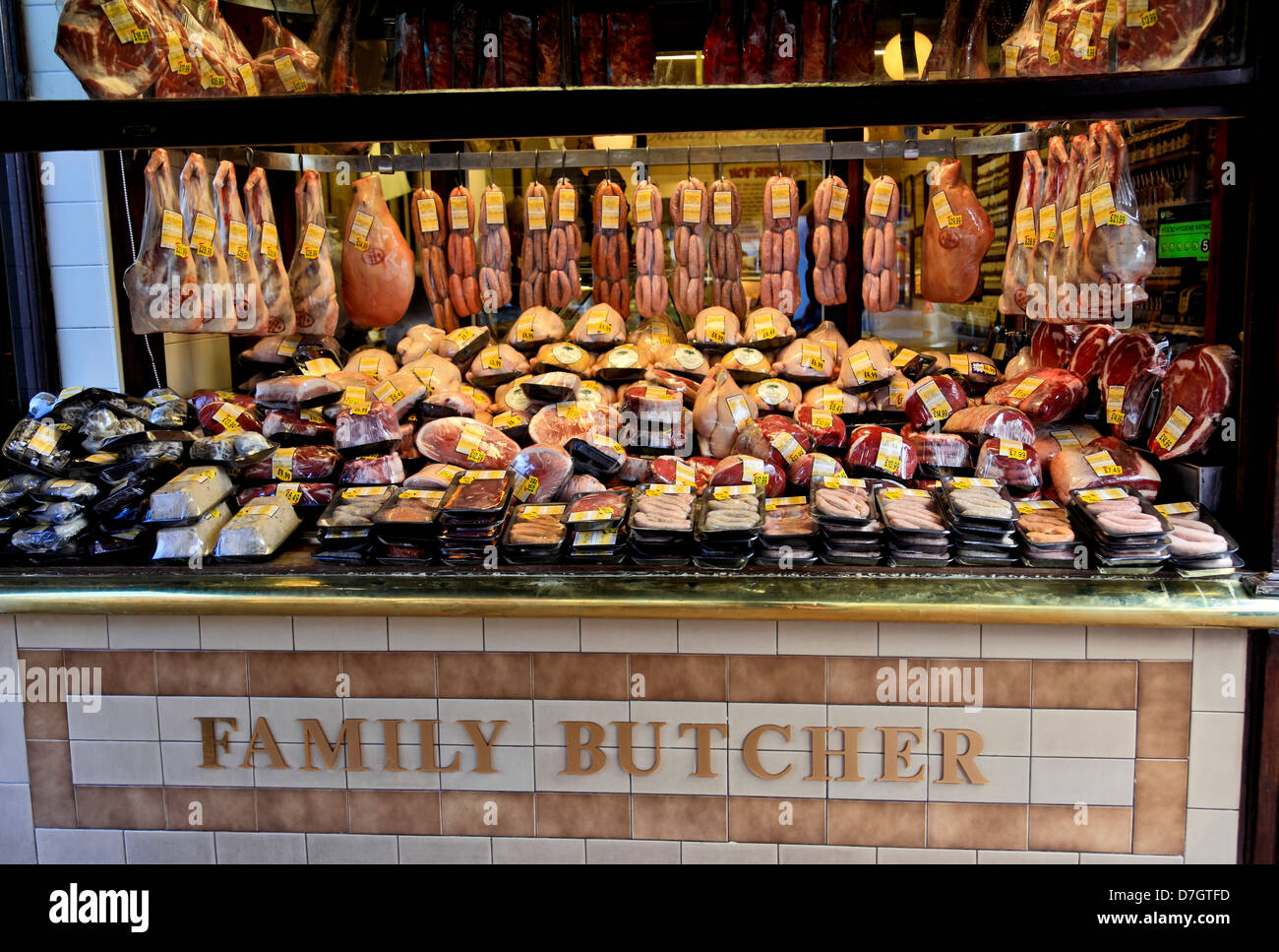 8849. Macelleria finestra, Bridgenorth, Shropshire, Inghilterra, Regno Unito Foto Stock