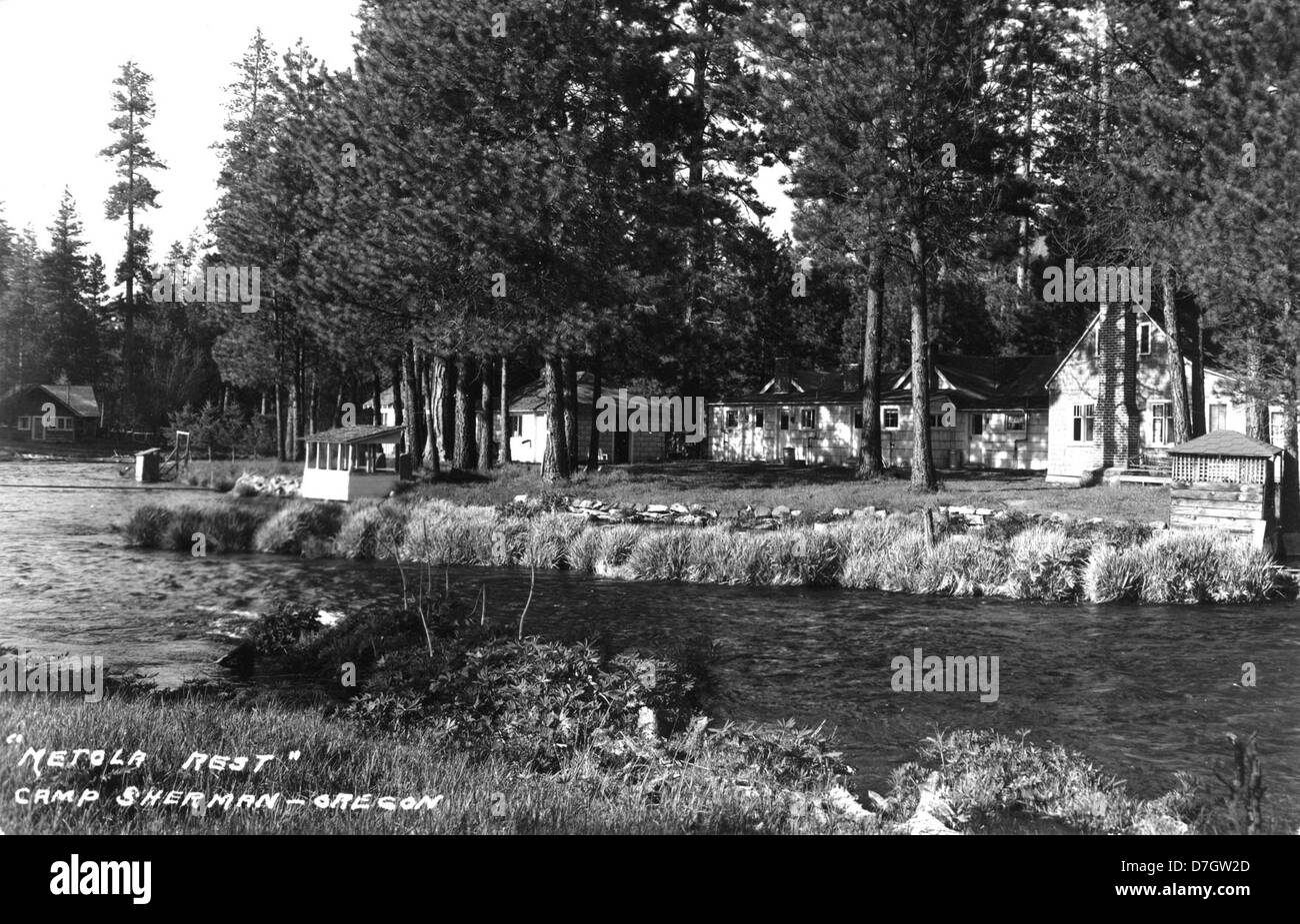 *Metola Rest* raffigura una scena storica di Camp Sherman, Oregon, che offre uno sguardo sulla vita militare durante la prima guerra mondiale. Questa immagine, tratta dalla *Gerald W. Williams Collection*, mette in evidenza le attività quotidiane e le ambientazioni del campo. Foto Stock *Metola Rest* raffigura una scena storica di Camp Sherman, Oregon, che offre uno sguardo sulla vita militare durante la prima guerra mondiale. Questa immagine, tratta dalla *Gerald W. Williams Collection*, mette in evidenza le attività quotidiane e le ambientazioni del campo. Foto Stock