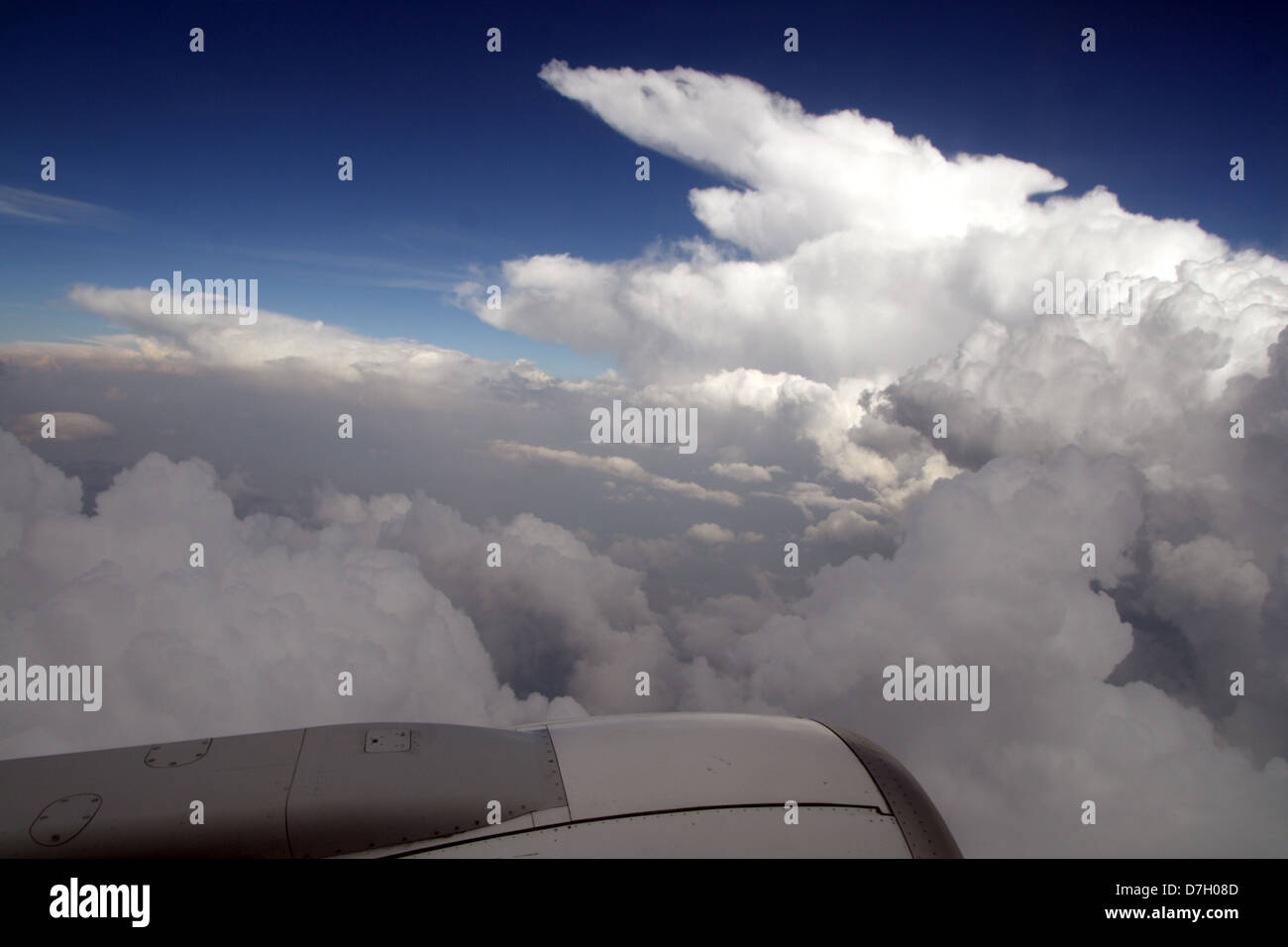 Vista dall'aereo finestra sopra la Thailandia del Nord Foto Stock
