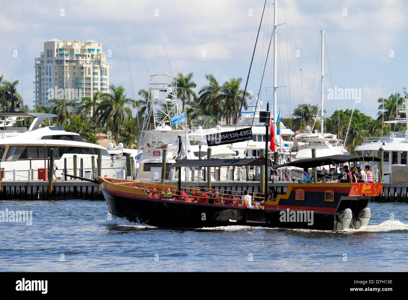 Florida ft. Fort Lauderdale, Intracoastal New River Water Sound, grattacielo alto grattacielo grattacieli edifici condominio condominio condominio condominio Foto Stock