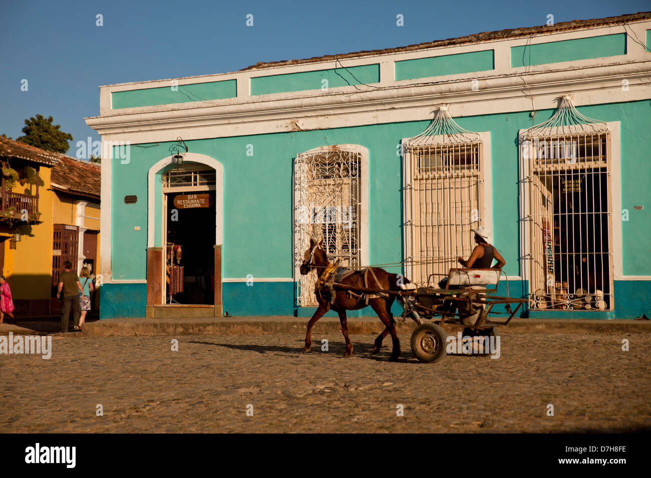 Carrozza a cavallo sulla piazza Plaza Mayor in Trinidad, Cuba, Caraibi Foto Stock