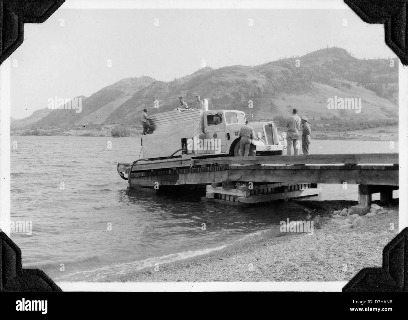 La fotografia degli archivi dell'OSU mostra la temperatura del salmone dalla schiena blu in un camion, parte del Pacific Northwest Stream Survey, uno sforzo di ricerca focalizzato sulla conservazione del salmone nella regione. Foto Stock