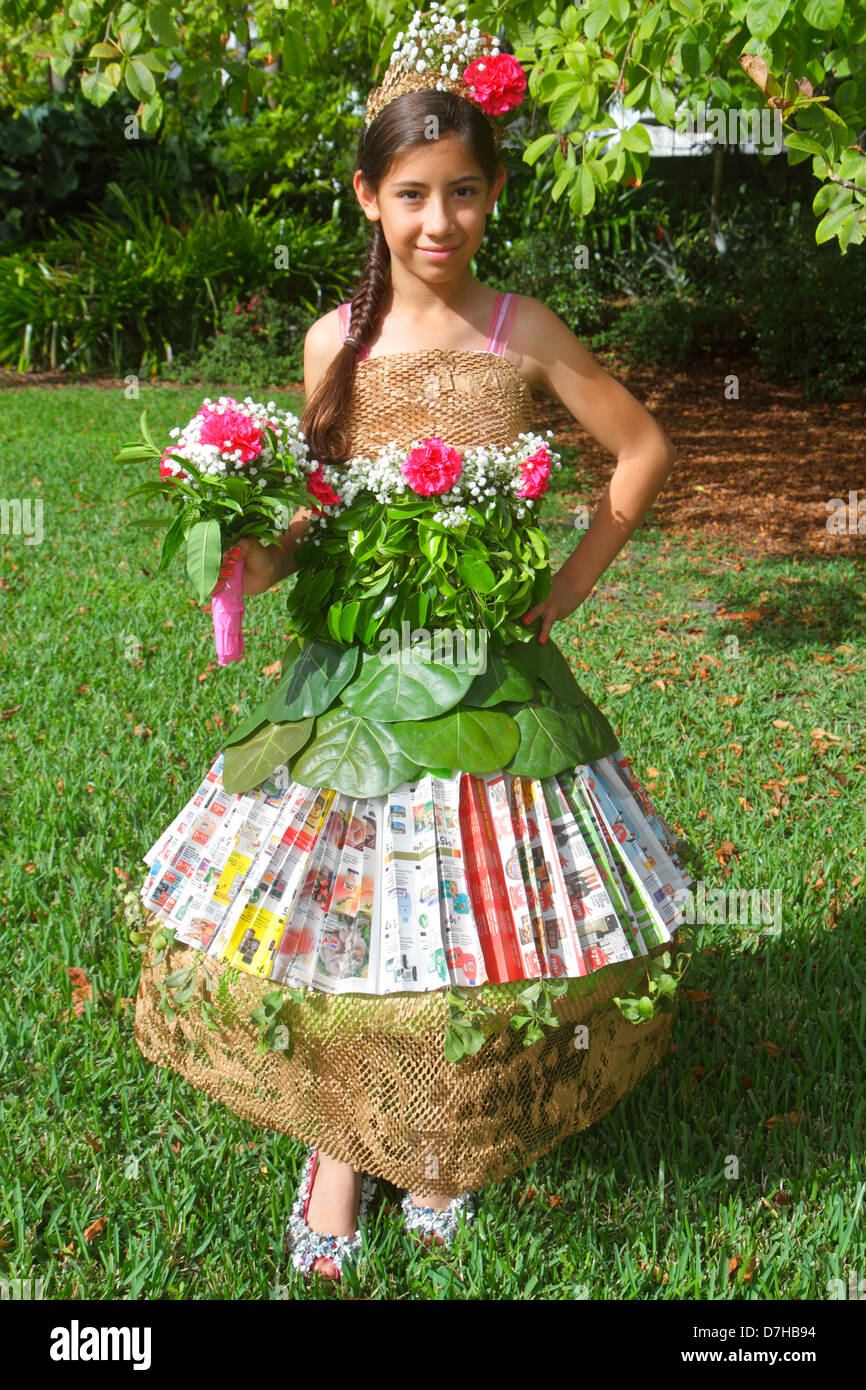 Miami Florida,Coral Gables,Fairchild Botanical Tropical Garden,studentesse studentesse ragazze ragazze,giovani,femmina bambini bambini ispanici riciclato biologico Foto Stock