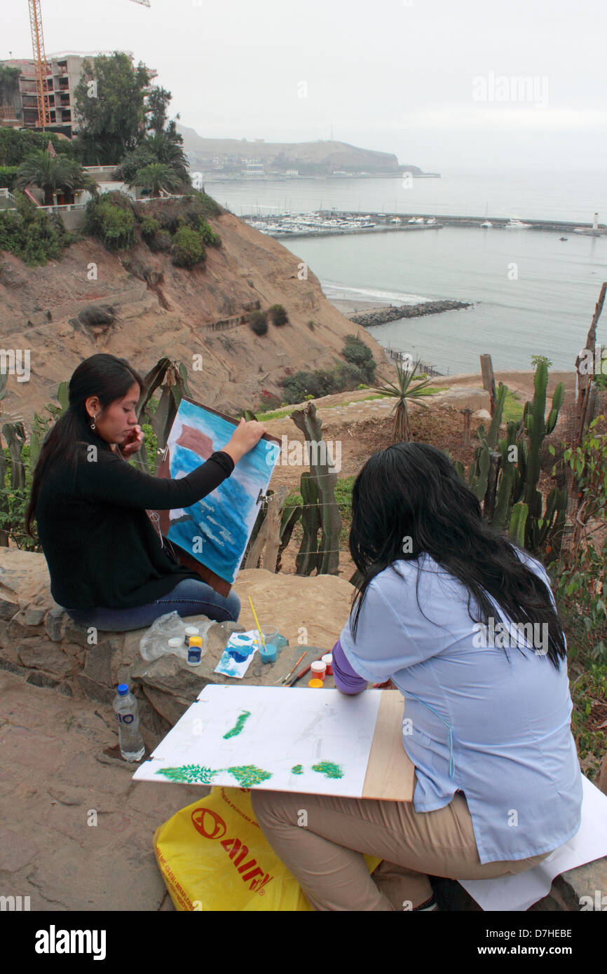 Peru Lima Barranco adolescente giovane disegna un quadro dipinto di vernice Foto Stock
