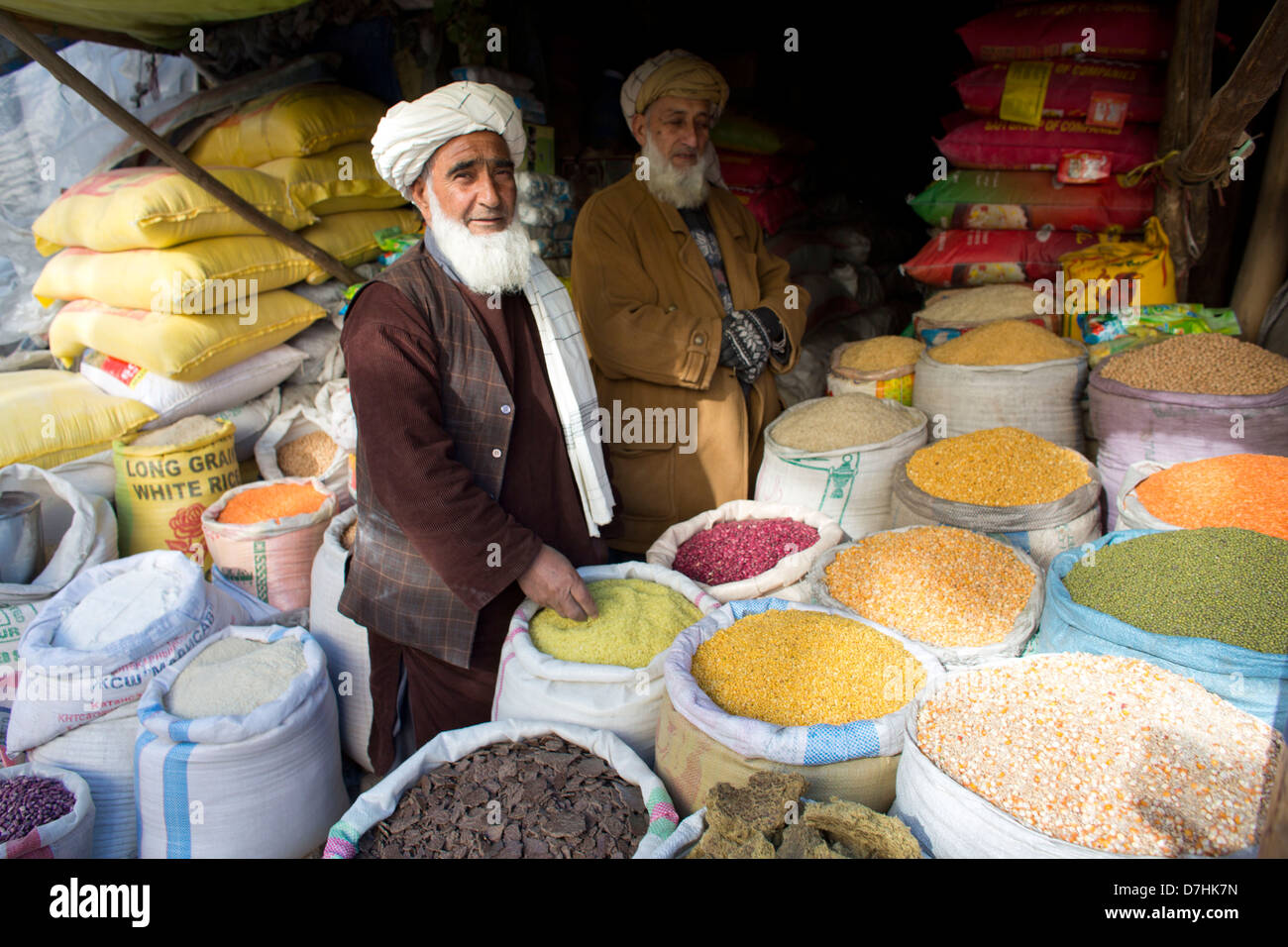 Granella e il mercato delle sementi a Kabul, Afghanistan Foto Stock