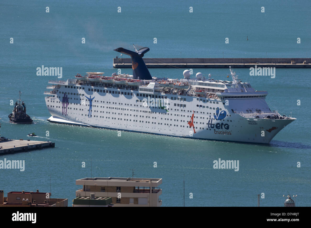 Crociere Ibero nave Grand Holiday entrando nel porto di Malaga, Spagna Foto Stock