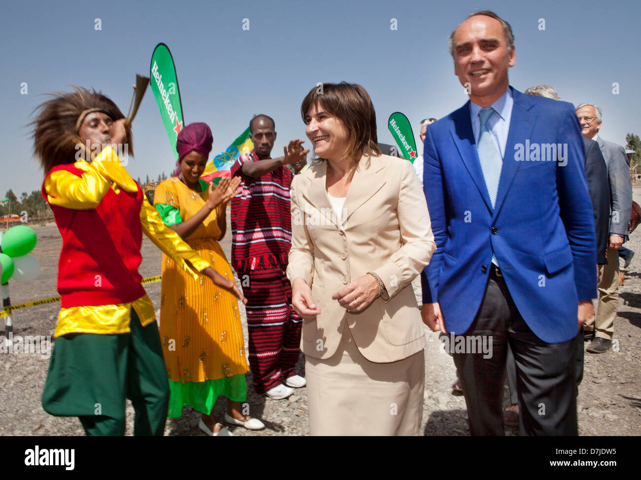 Ministro olandese lilanne Ploumen (aiuto allo sviluppo) visite sito in costruzione della nuova fabbrica di birra Heineken Foto Stock
