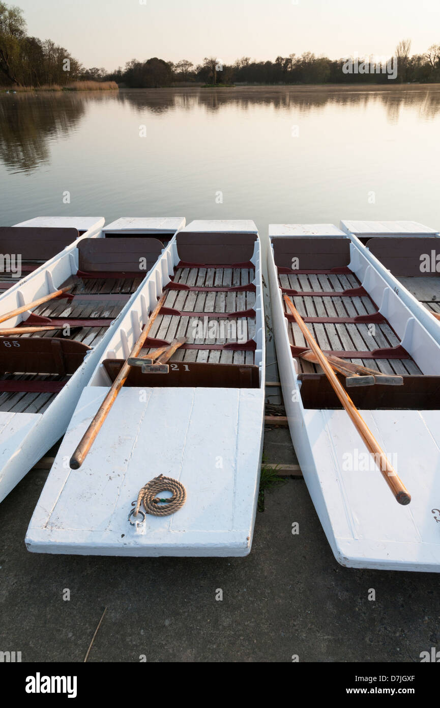 Sterline ormeggiati alla Meare Thorpeness vicino a Aldeburgh Suffolk REGNO UNITO Foto Stock