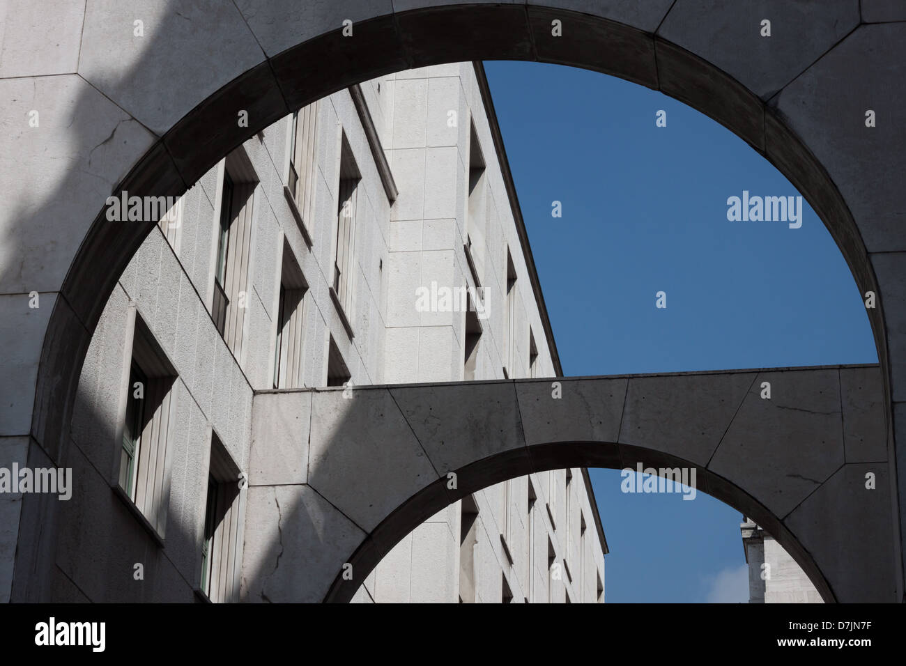 Dettagli architettonici di un edificio storico di Milano Foto Stock