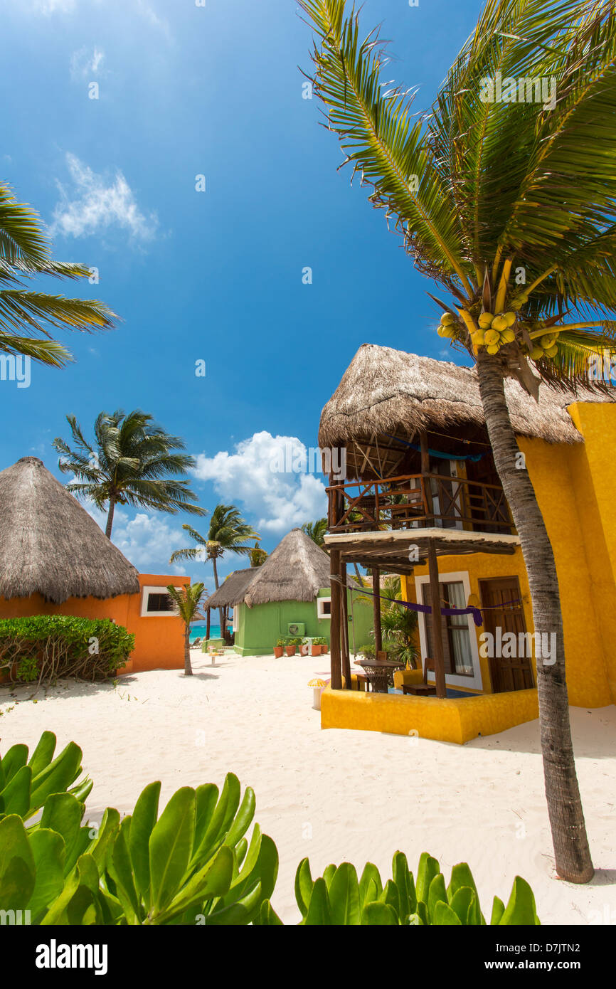 Mahekal Beach Resort, stile cabana alloggio sulla spiaggia di Playa del Carmen, Messico Foto Stock