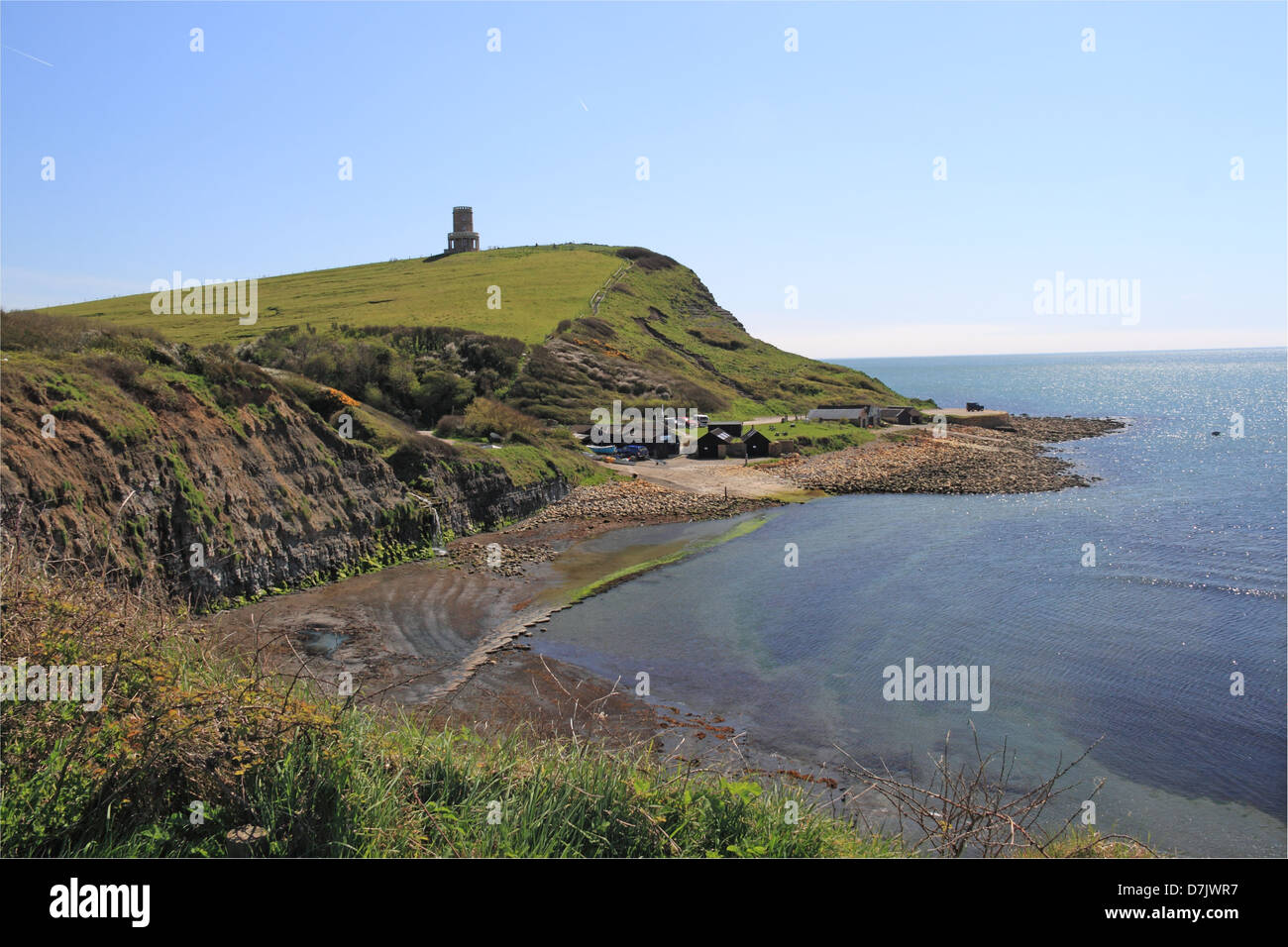 Kimmeridge Bay e la ricostruita Clavell Tower, gallina Cliff, Isle of Purbeck, Dorset, Inghilterra, Gran Bretagna, Regno Unito, Europa Foto Stock