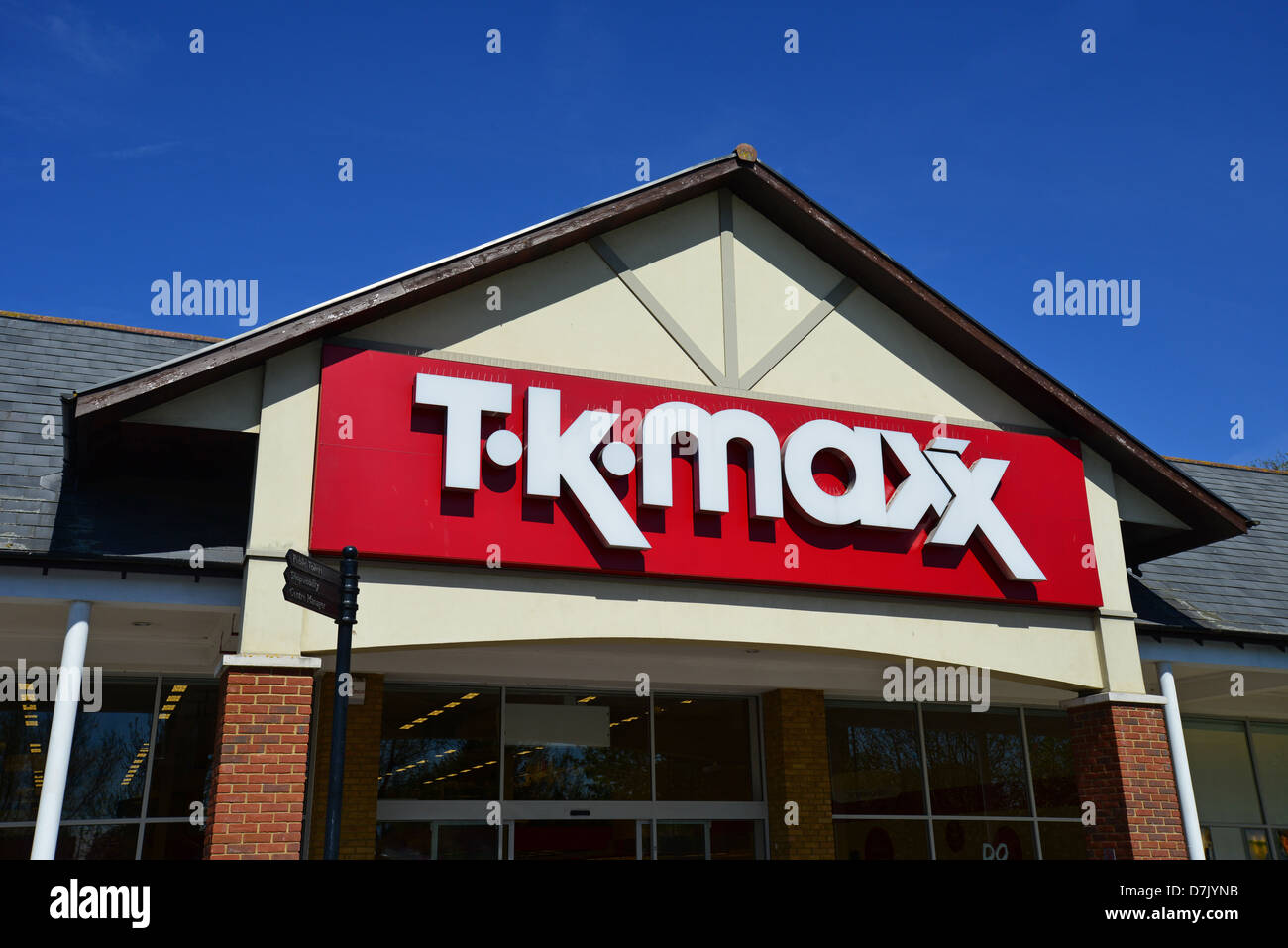 T.K.Maxx negozio tre fiumi Shopping Centre, Staines-upon-Thames, Surrey, England, Regno Unito Foto Stock