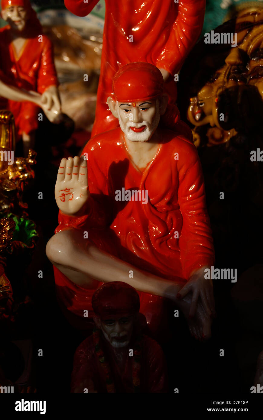 Sai Baba Mini sculture. Shirdi Sai Baba , il guru indiano, yogi, fakir e San Foto Stock