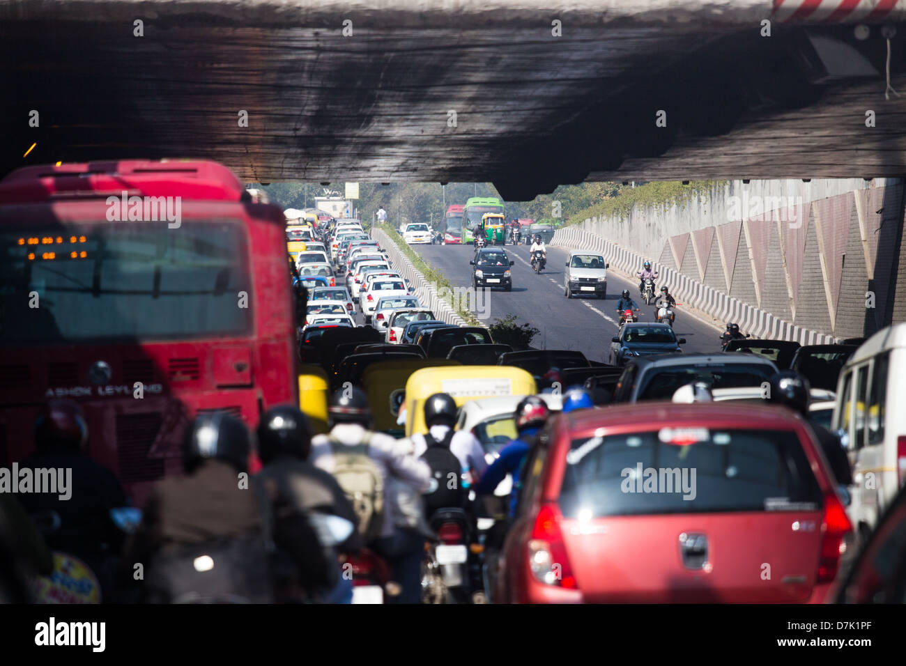 Il traffico pesante di Delhi, India Foto Stock