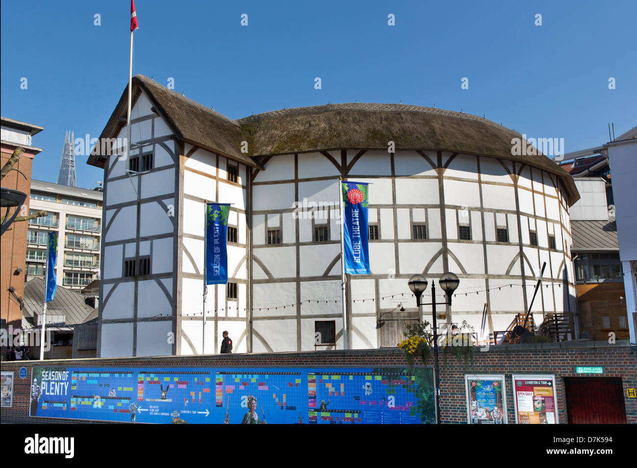 Il Globe Theatre di Shakespeare, sul Tamigi, Southwark, Londra. Foto Stock