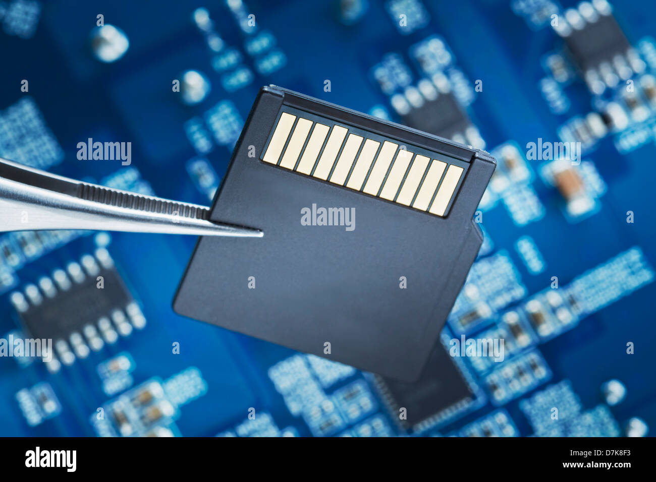 Close up della scheda a circuito stampato con scheda Micro SD Foto Stock