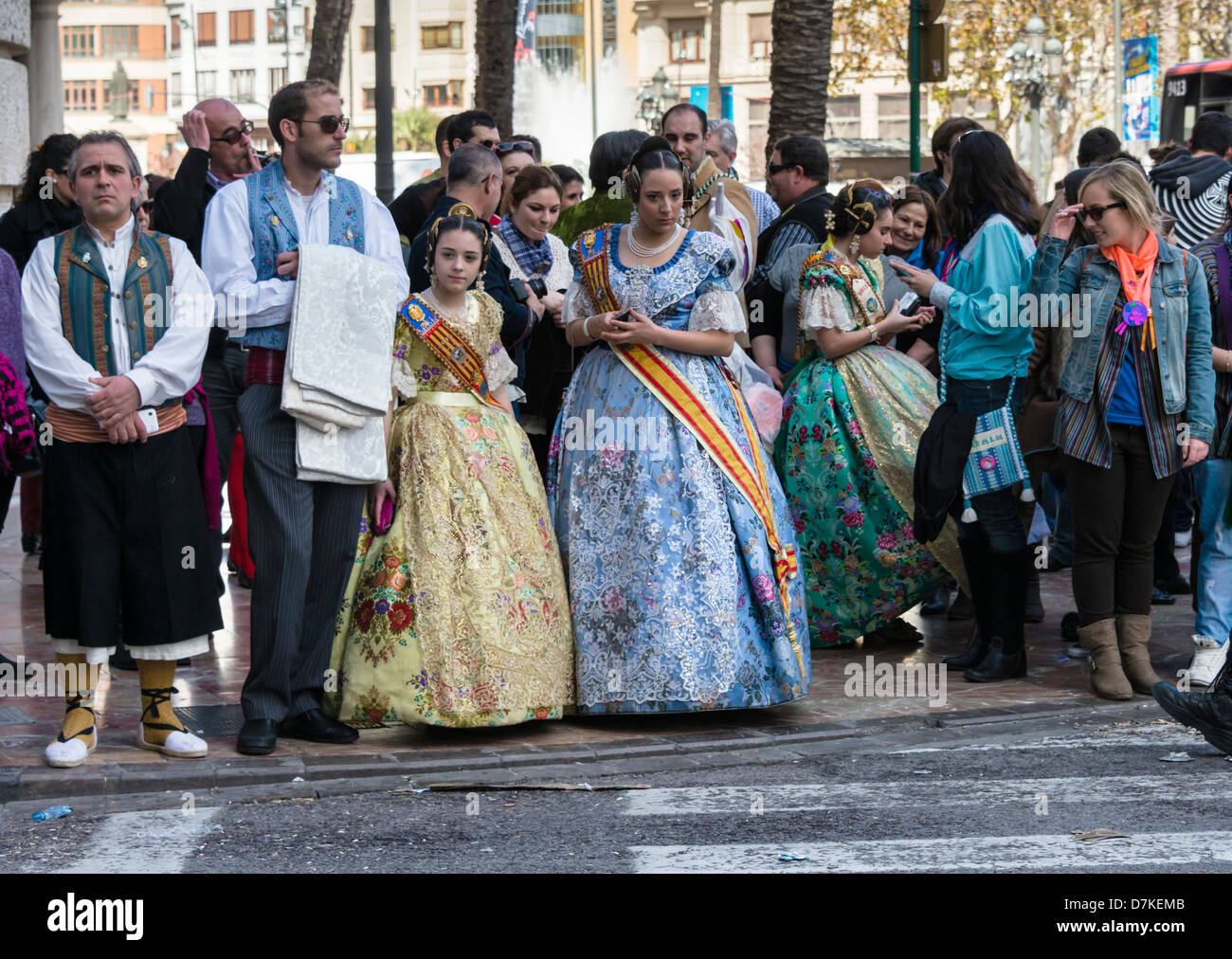 Partecipanti alla Fallas una festa tradizionale a Valencia Spagna Foto Stock