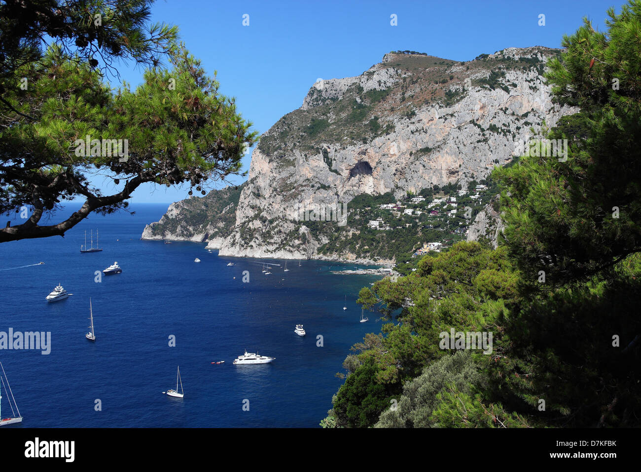 Italia Campania Capri Marina Piccola baia monte Solaro da Tragara Foto Stock