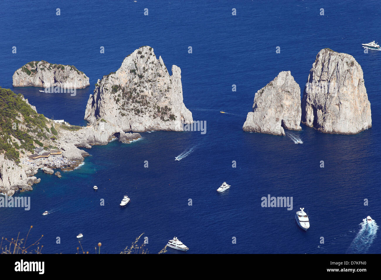 Italia Campania Capri vista Faraglioni da Monte Solaro Foto Stock