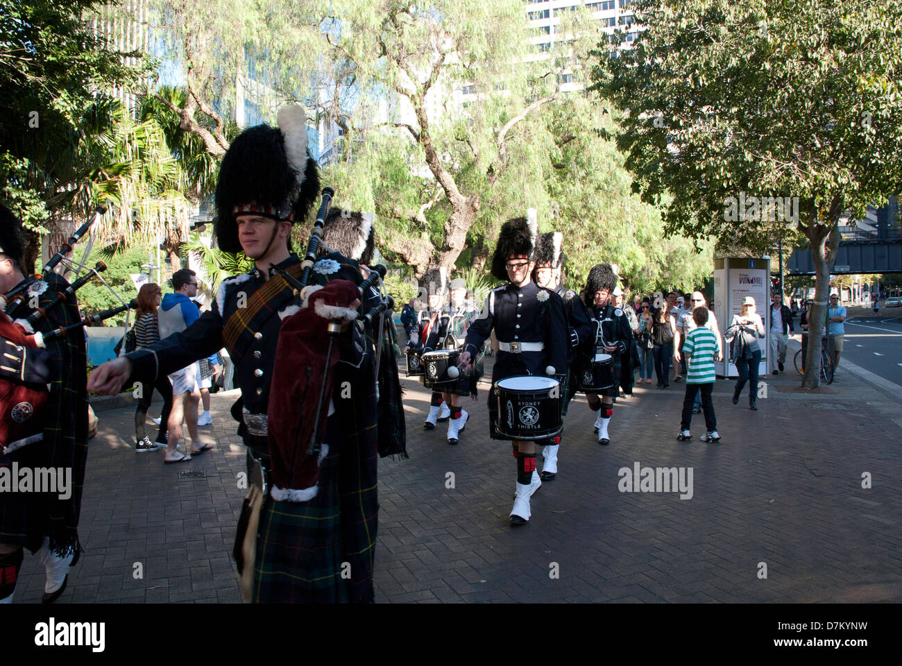 Sydney Thistle Pipe Band, George Street, le rocce Foto Stock