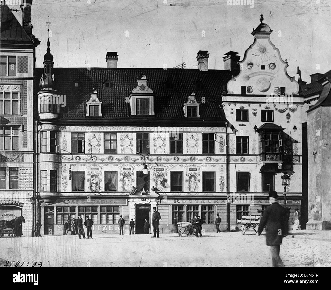 Questa fotografia mostra Stoccolma, situata a Uppland, in Svezia, e fa parte della collezione del National Heritage Board svedese. Riflette la storia architettonica e il significato culturale della città all'interno del patrimonio svedese. Foto Stock