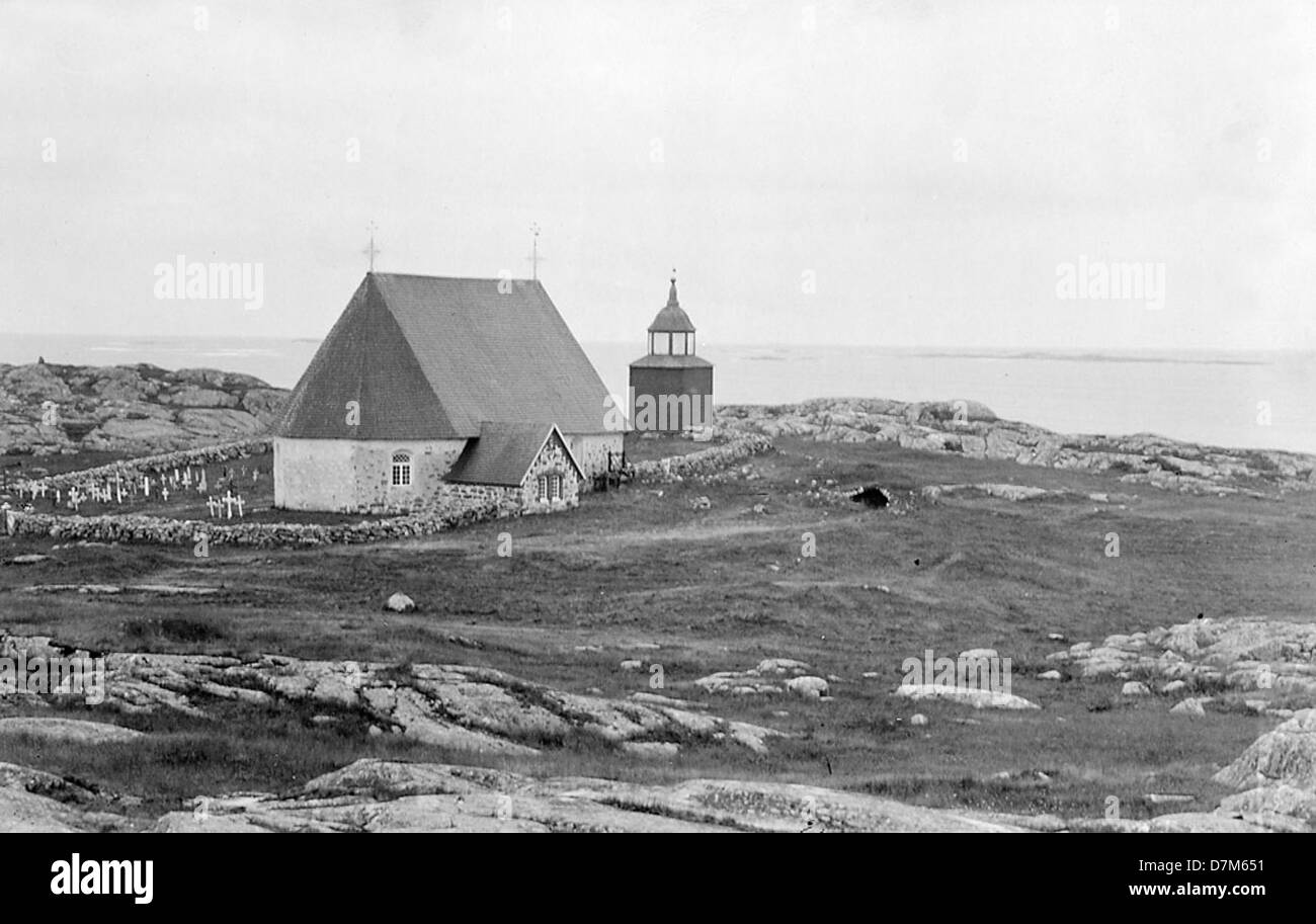 La chiesa di Kåkar a Åland (Ahvenanmaa), Finlandia, è un importante sito storico e architettonico. Questa chiesa si erge come un simbolo del patrimonio culturale della regione, mescolando le tradizioni finlandesi e scandinave nel suo design e nel suo significato storico. Foto Stock