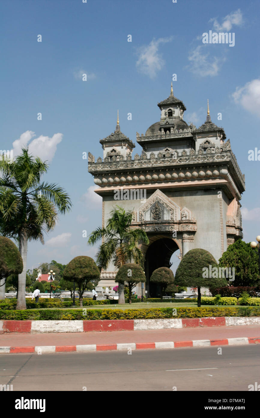 Patuxai, Vientiane è uno dei più importanti monumenti della città. Foto Stock