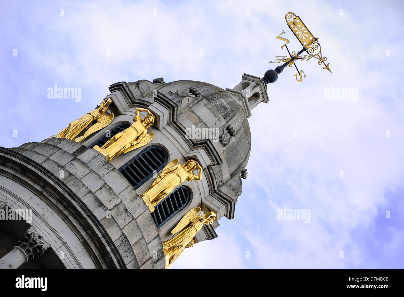 St Marylebone Chiesa Parrocchiale, Golden Angel Statue di scultura Foto Stock