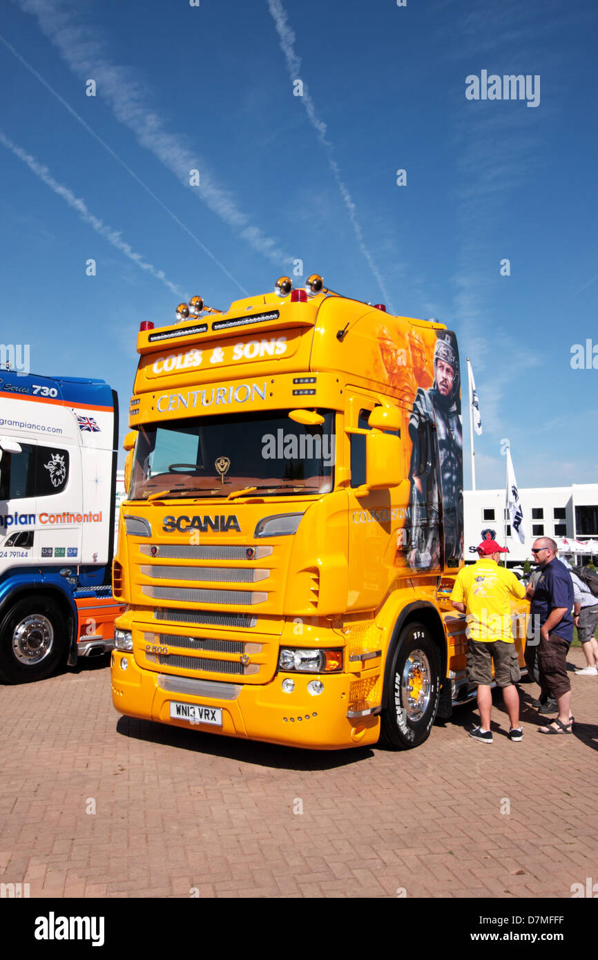Scania R500 V8 unità del trattore sul display a 2013 TruckFest Est dell' Inghilterra Showground Peterborough Regno Unito Foto Stock