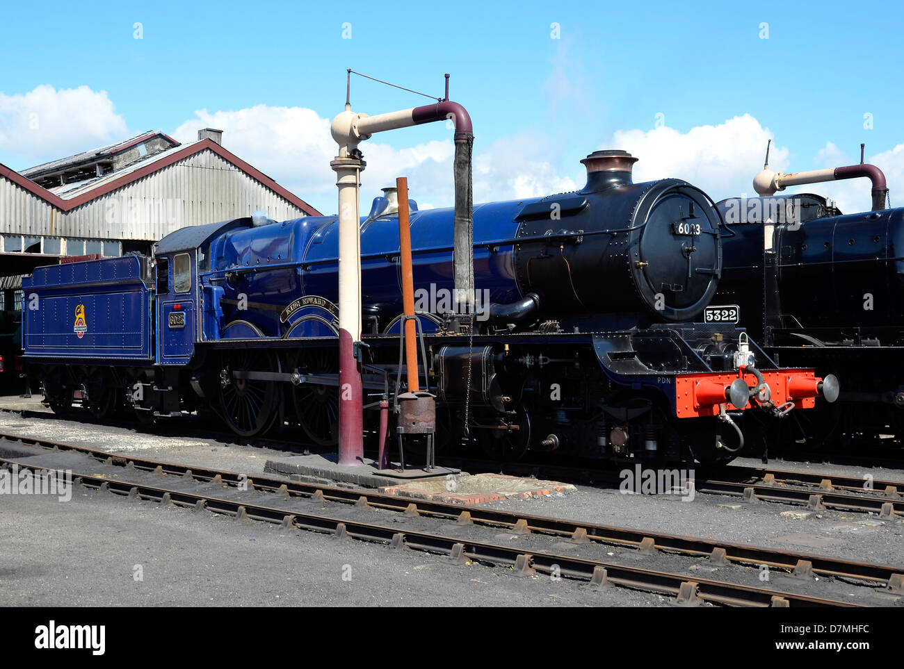 GWR re motore classe n. 6023 re Edoardo II nella sua home depot, Didcot Railway Centre. Foto Stock