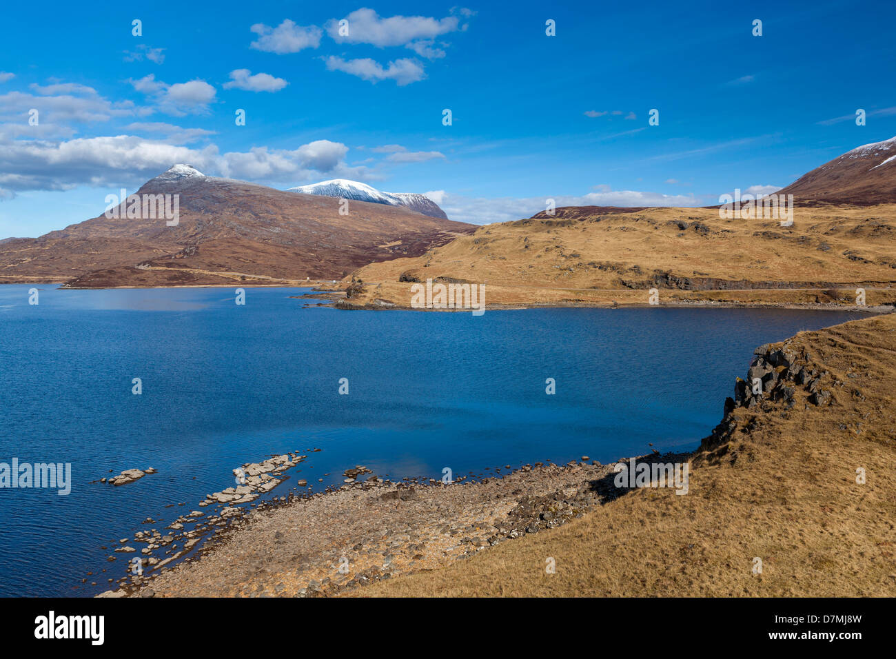 Loch Assynt in Sutherland, North West Highland, Scozia, Regno Unito, Europa. Foto Stock