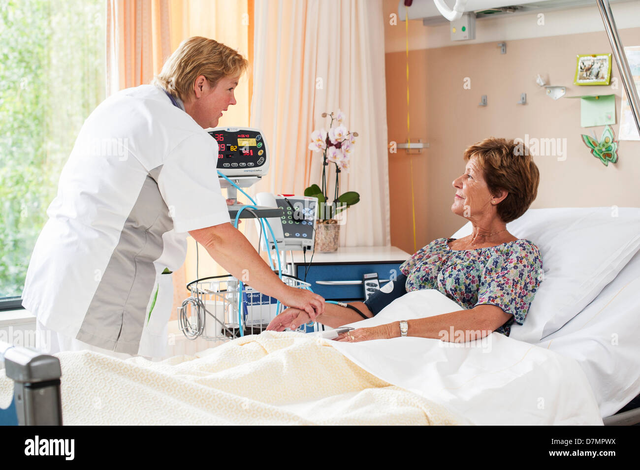 La misurazione della pressione sanguigna Foto Stock