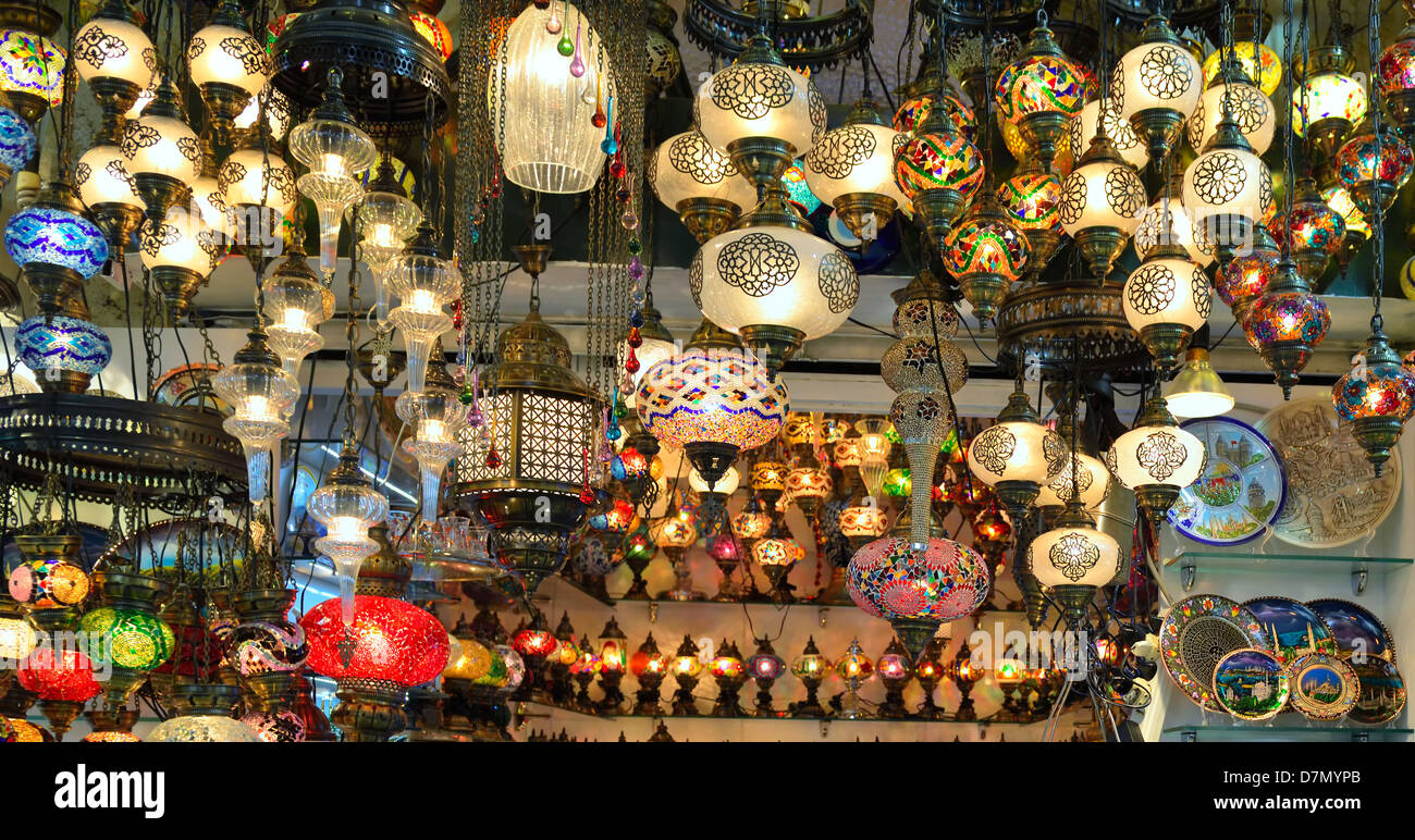 Varietà di lampade turco sulla vendita Foto Stock