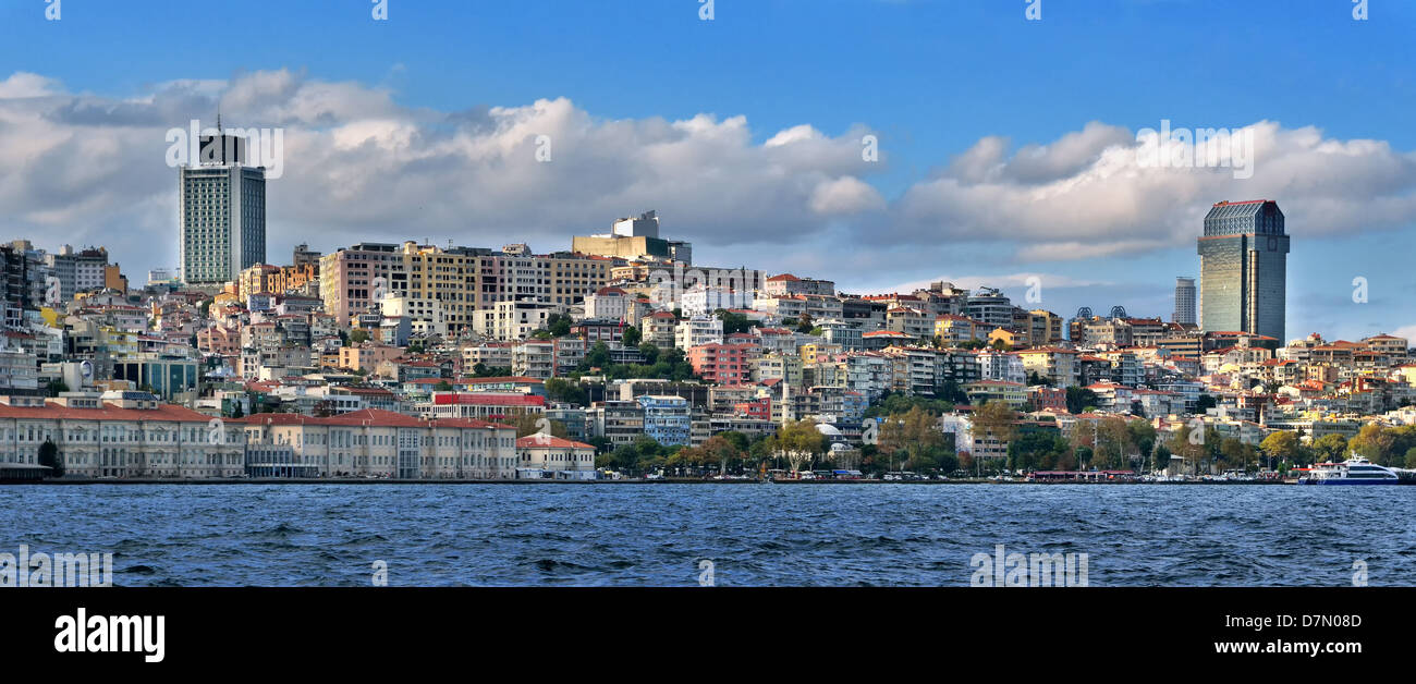 La città di Istanbul, la vista dall'acqua Foto Stock