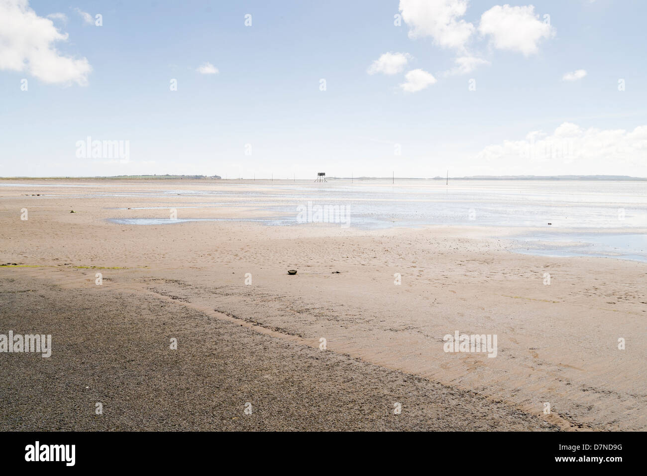 Lindisfarne da causeway - Isola Santa, Northumberland, Inghilterra Foto Stock