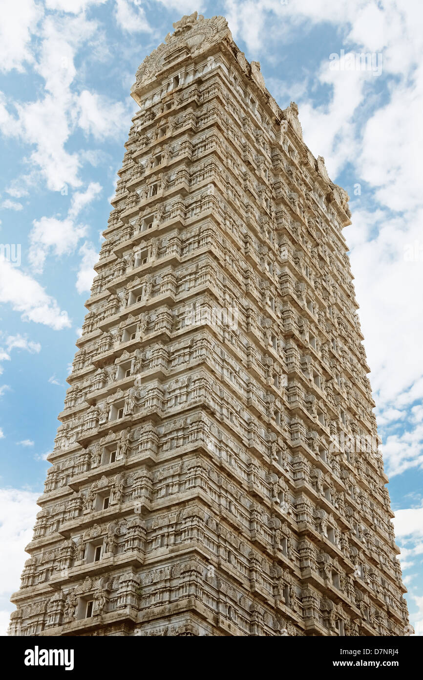 Torre gopuram nel tempio di Shiva. Murdeshvar, India Foto Stock