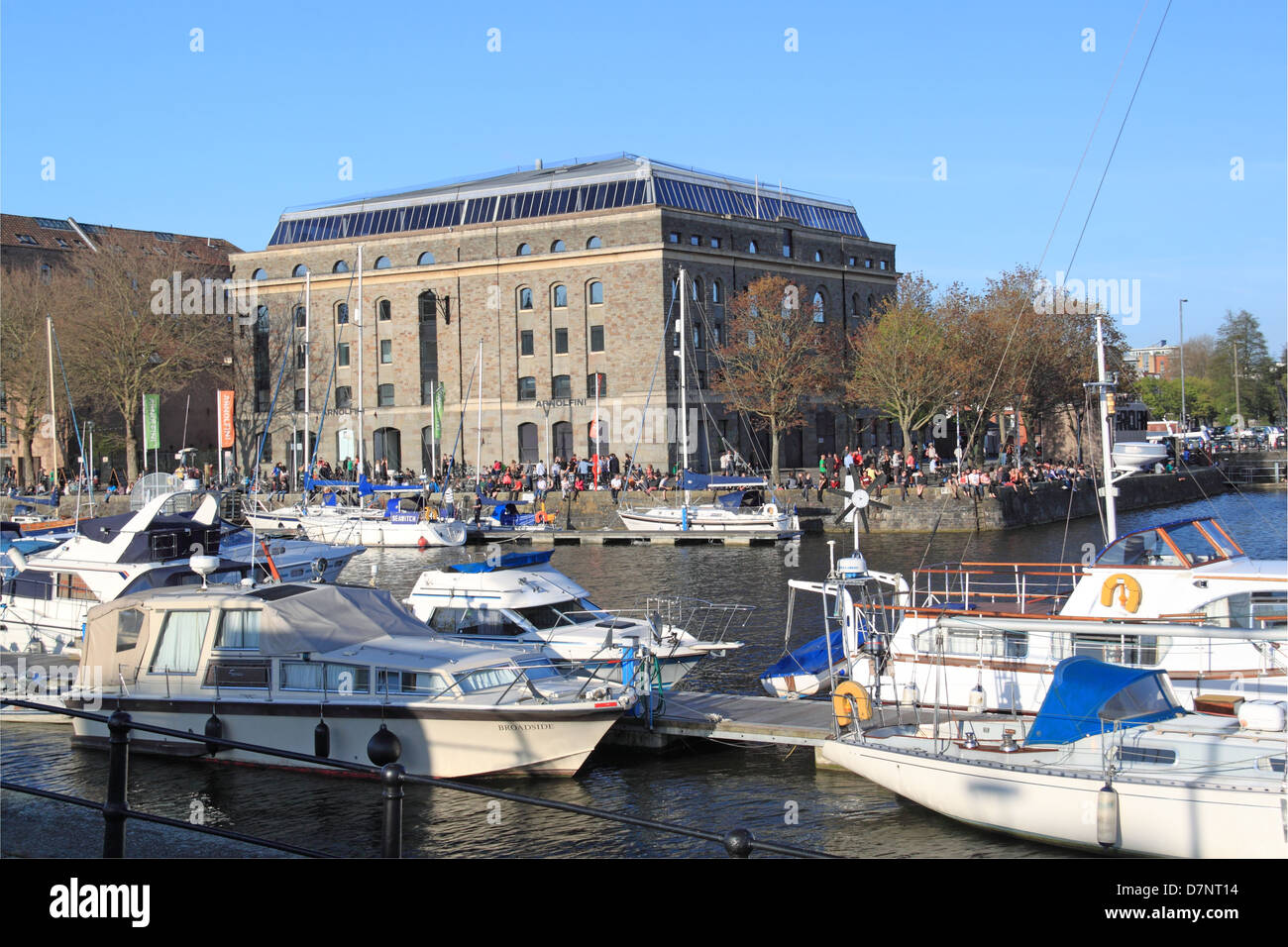 Arnolfini Centro per le Arti Contemporanee, strette Quay, Bristol, Inghilterra, Gran Bretagna, Regno Unito, Gran Bretagna, Europa Foto Stock