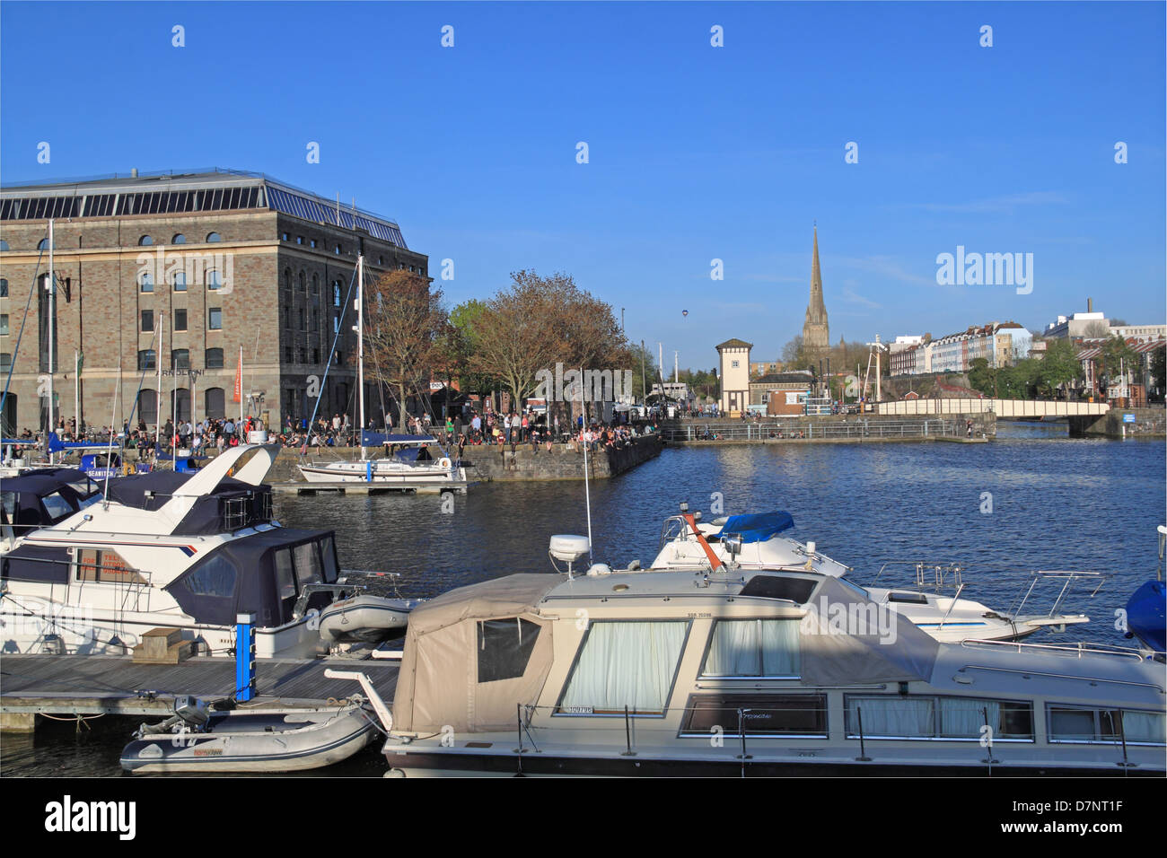 Arnolfini Centro per le Arti Contemporanee, strette Quay, Bristol, Inghilterra, Gran Bretagna, Regno Unito, Gran Bretagna, Europa Foto Stock