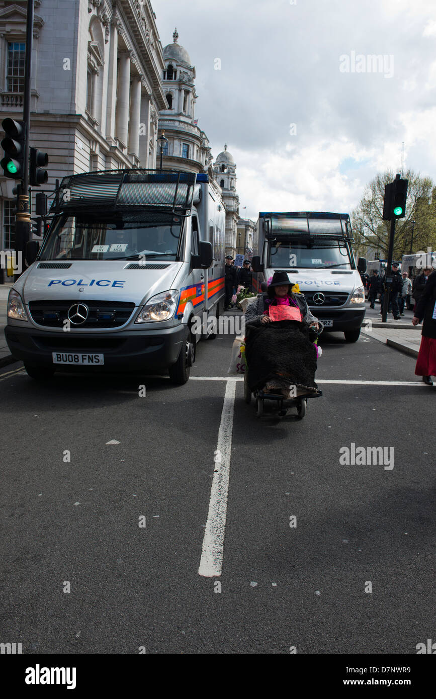 99% Giornata Internazionale contro l'austerità tenutasi il 04 maggio 2013 a partire da Trafalgar Square, Londra. Foto Stock