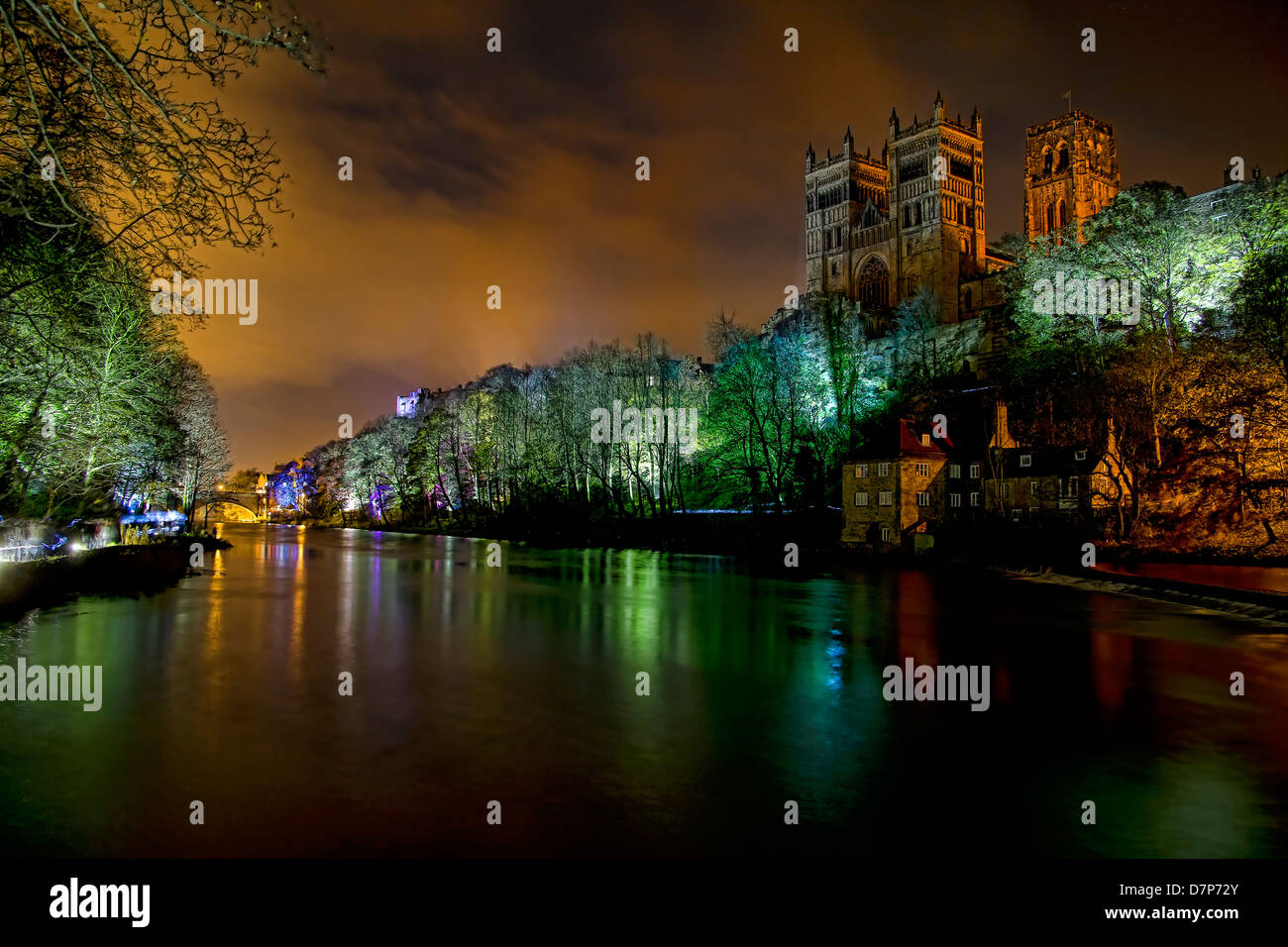 Una immagine della Cattedrale di Durham durante il 2011 lumiere. Foto Stock