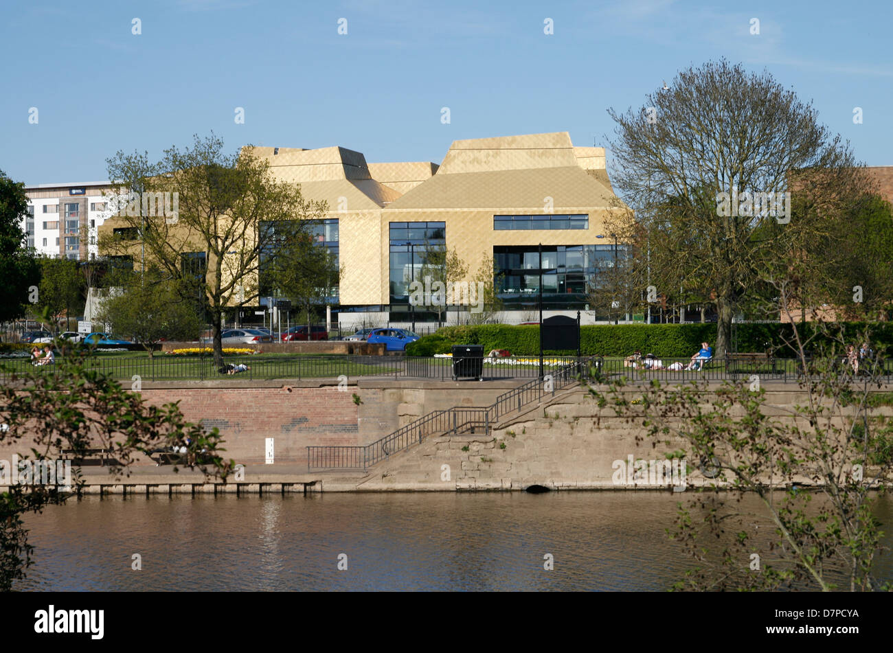 L'Alveare premiato per il Design Library dal fiume Severn Worcester Worcestershire Inghilterra REGNO UNITO Foto Stock