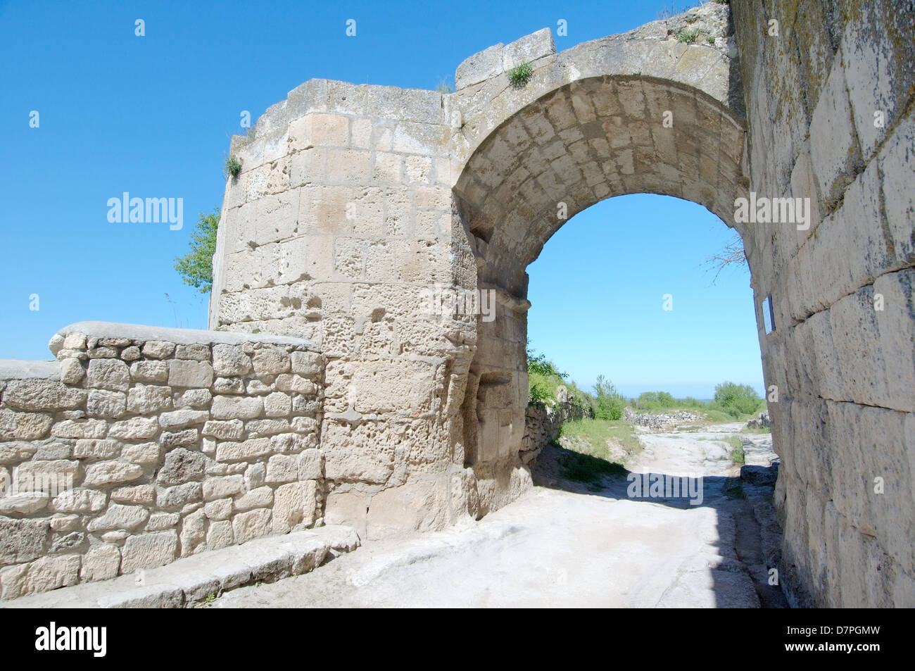 Gates Orta-Kapu, Çufut Qale, Chufut-Kale (fortezza ebraica) Crimea, Ucraina, Europa orientale Foto Stock