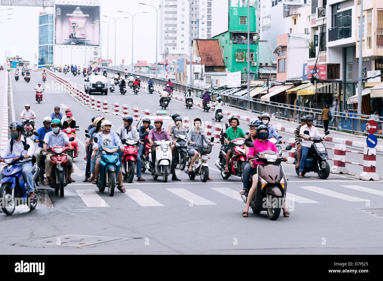 La città di Ho Chi Minh, Vietnam - il traffico di scooter Foto Stock