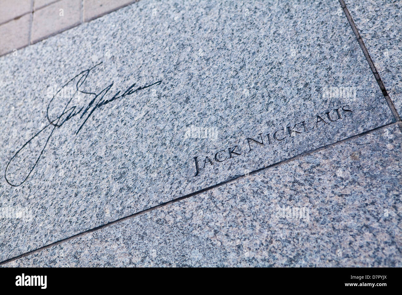 Jack Nicklause autografo è visto scolpito su una ardesia presso il World Golf Hall of Fame in Sant'Agostino, Florida Foto Stock