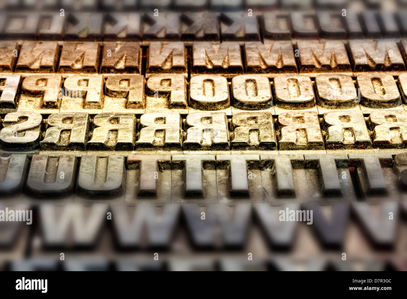 Metallo impostazione di stampa, vecchio lettere fatte di piombo per tipografia Foto Stock
