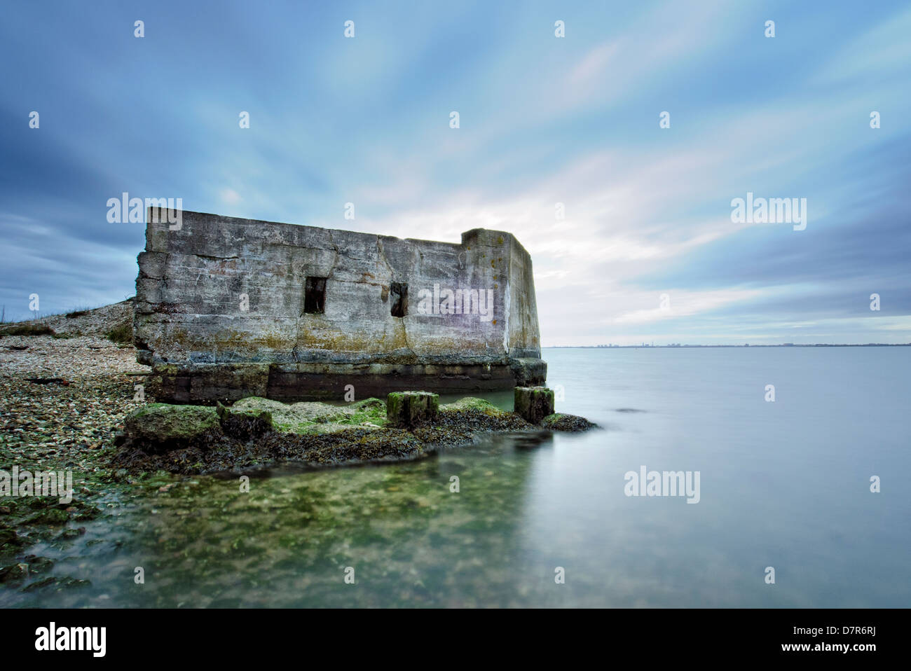 Fort concrete su Hayling Island resta dalla seconda guerra mondiale Foto Stock